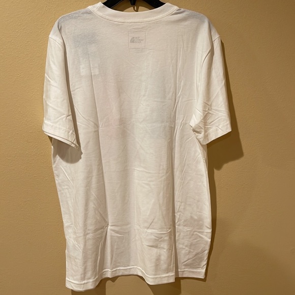 NWT The North Face Boxed In Graphic T-Shirt - Picture 4 of 4